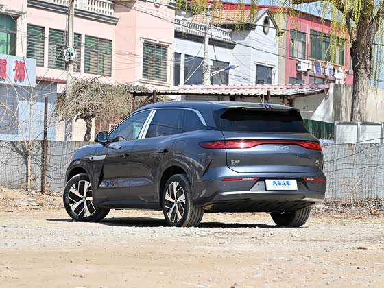 BYD Tang L 2025