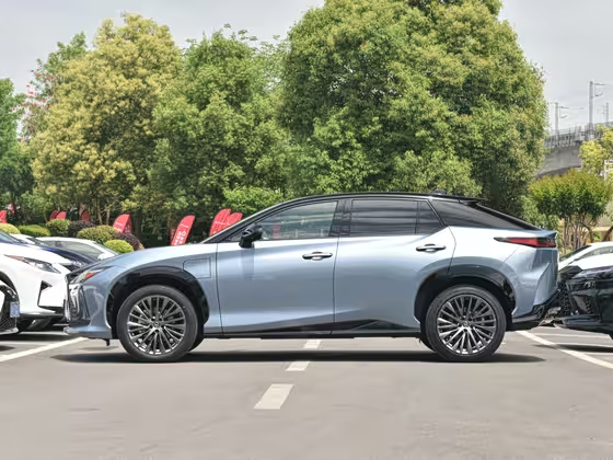 Lexus RZ 2023