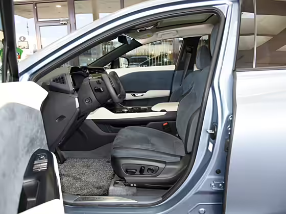 Lexus RZ 2023