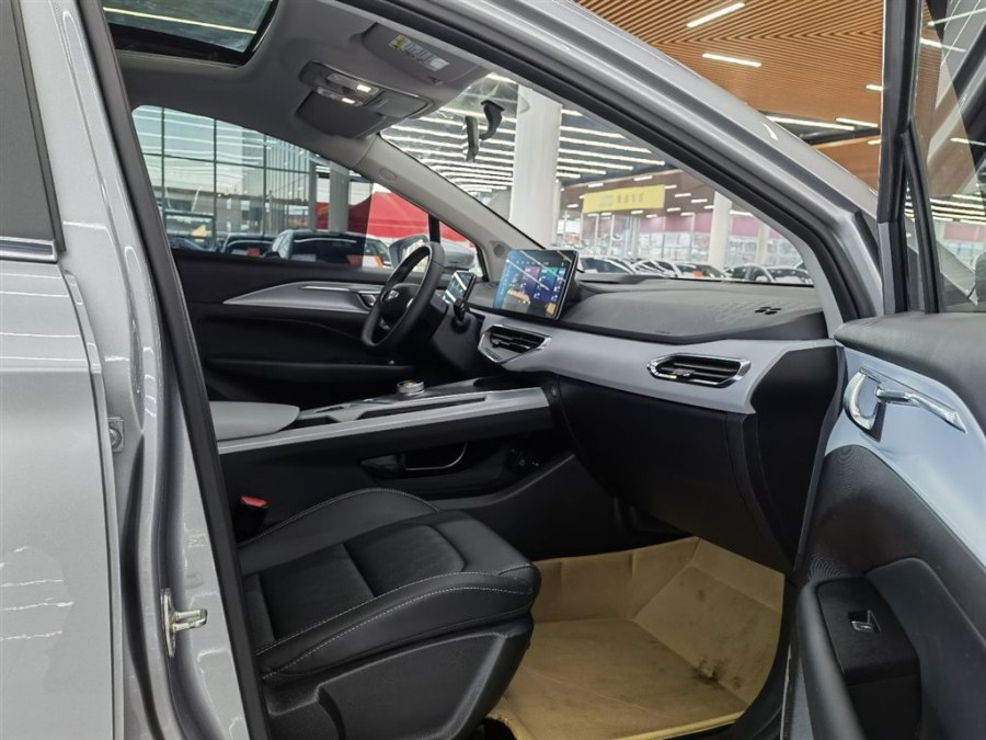 Geely Geometry C 2021