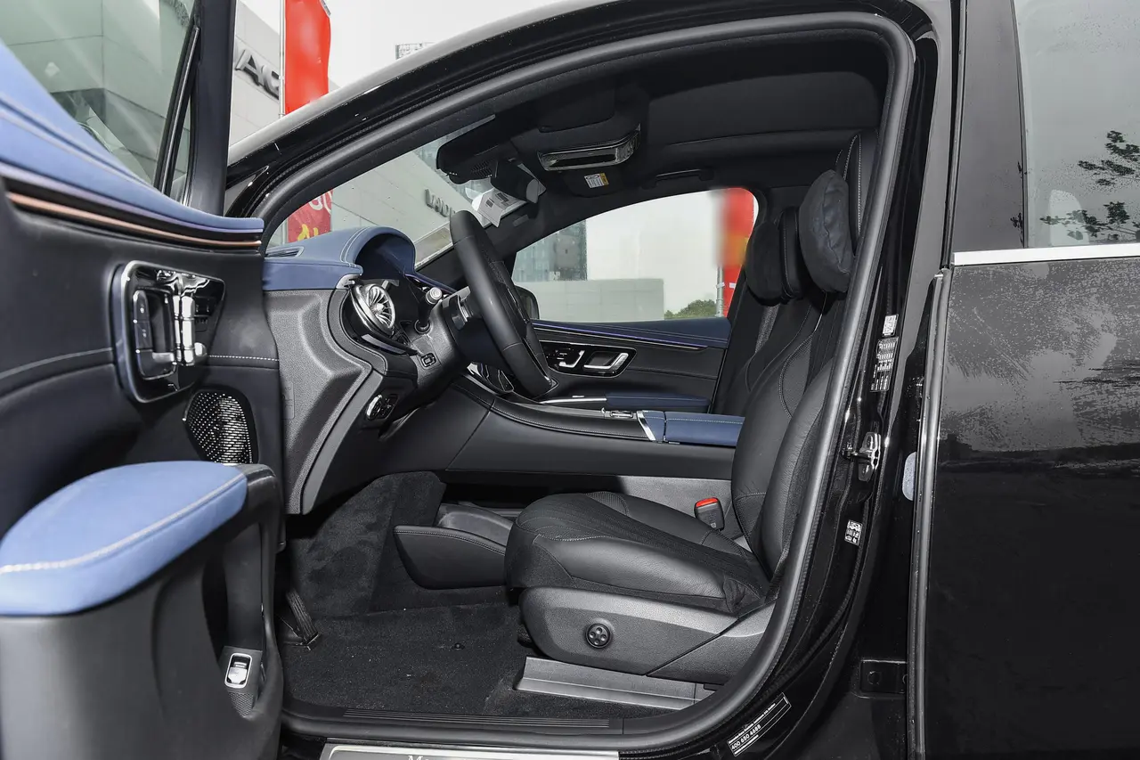 Mercedes EQS SUV 2023