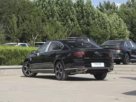 Volkswagen Magotan 2025