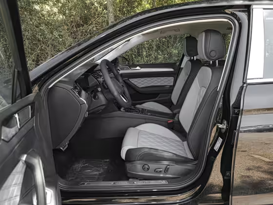 Volkswagen Magotan 2025