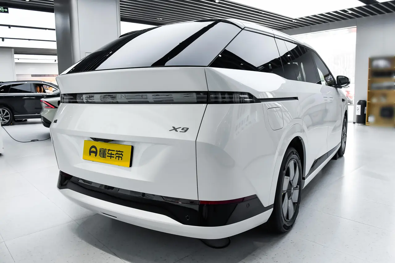 Xpeng X9 2024