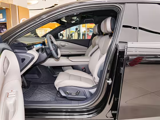 Lynk &amp; Co Z10 2024