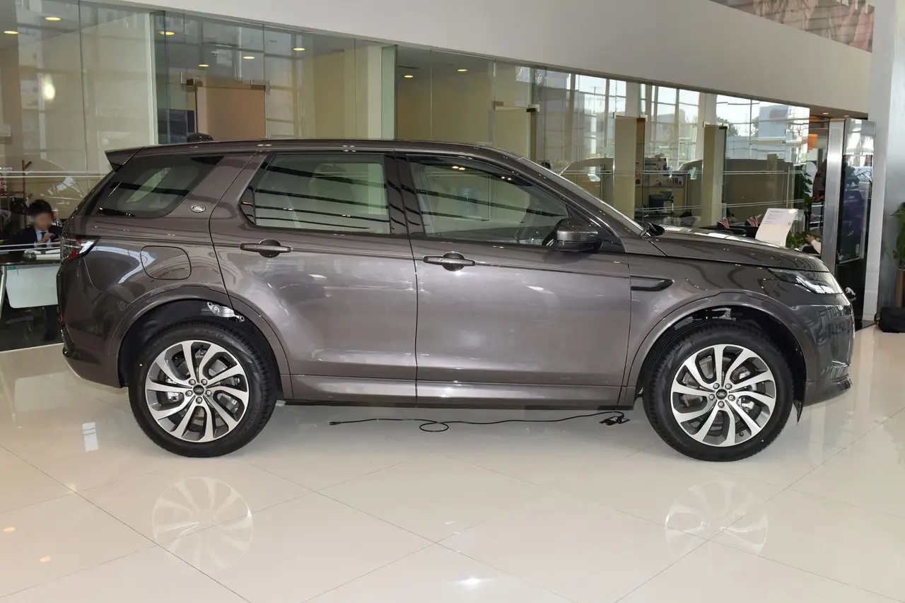 Land Rover Discover Sport PHEV 2024