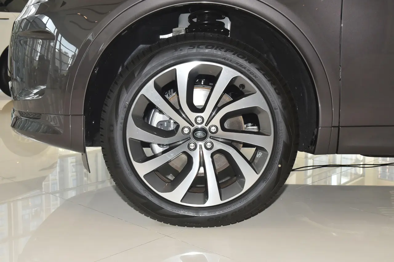 Land Rover Discover Sport PHEV 2024