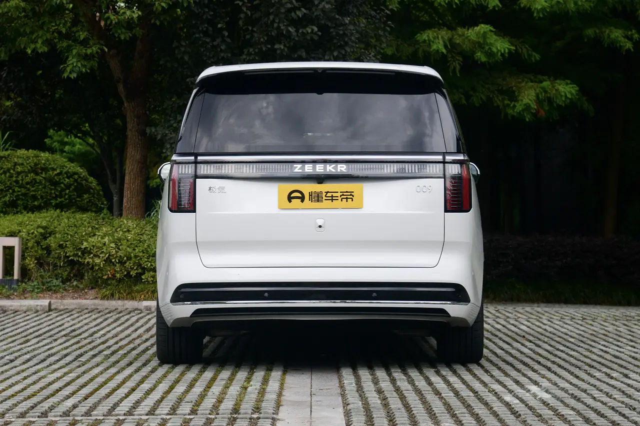 Zeekr 009 2024
