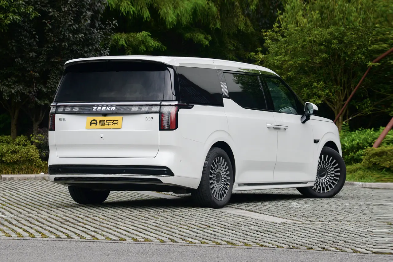 Zeekr 009 2024