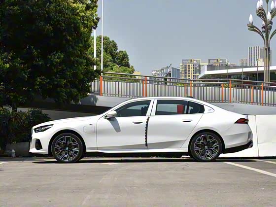 BMW I5 2025