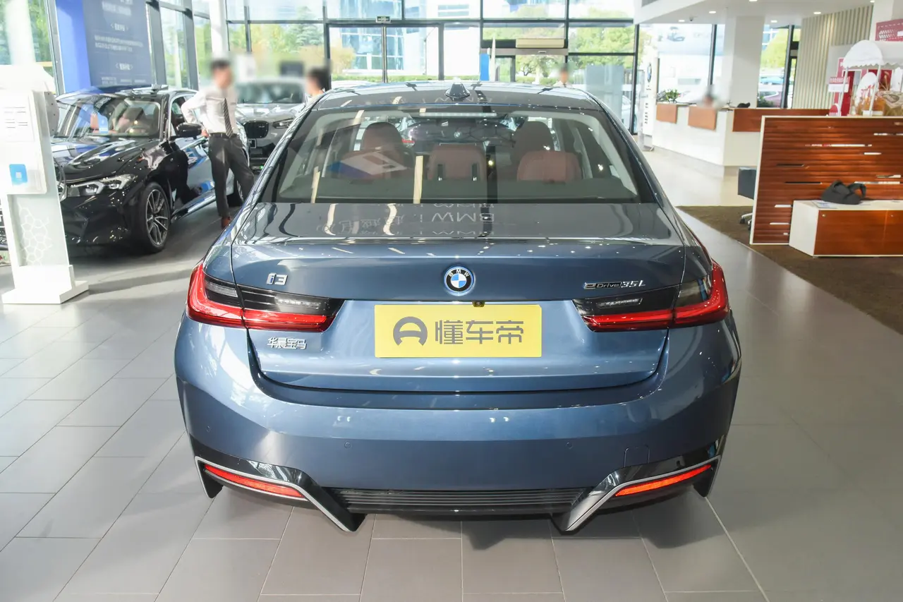BMW i3 2025