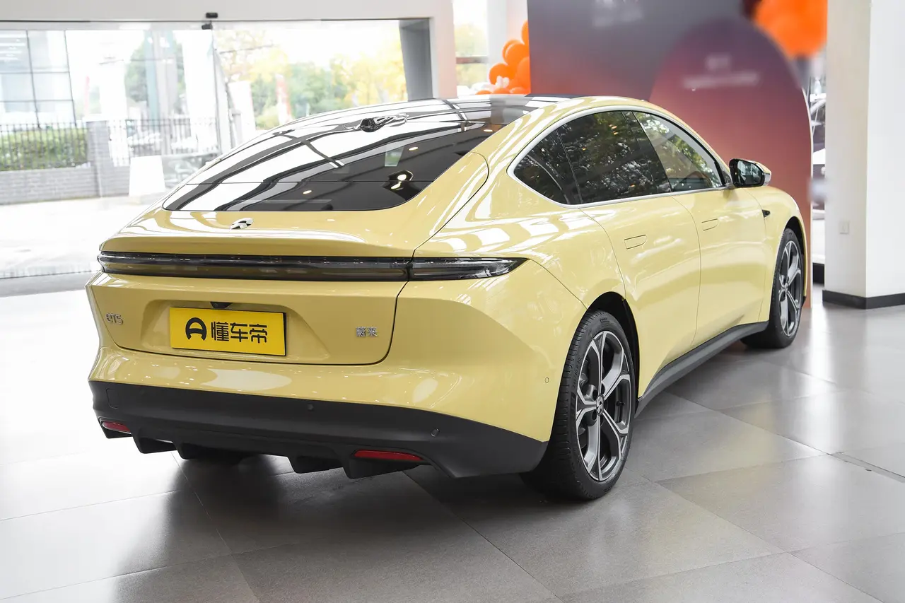 NIO ET5 2024