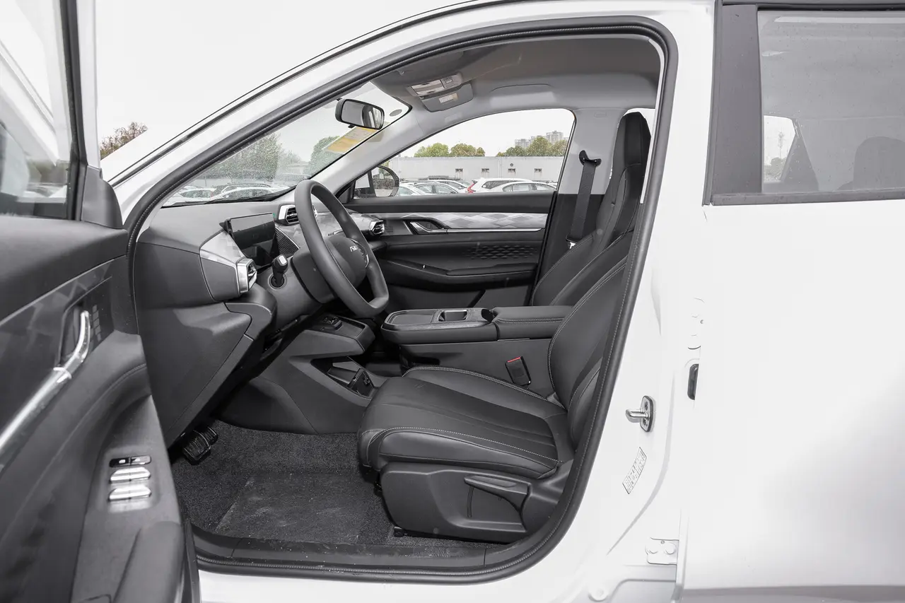 Dongfeng Aeolus Sky EV 2024