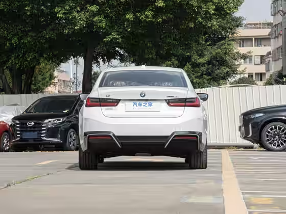 BMW i3 2025