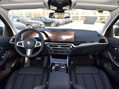 BMW i3 2024
