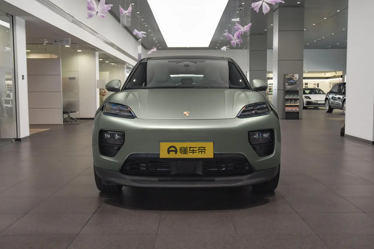 Porsche Macan EV 2024