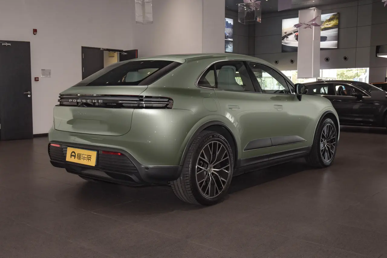 Porsche Macan EV 2024