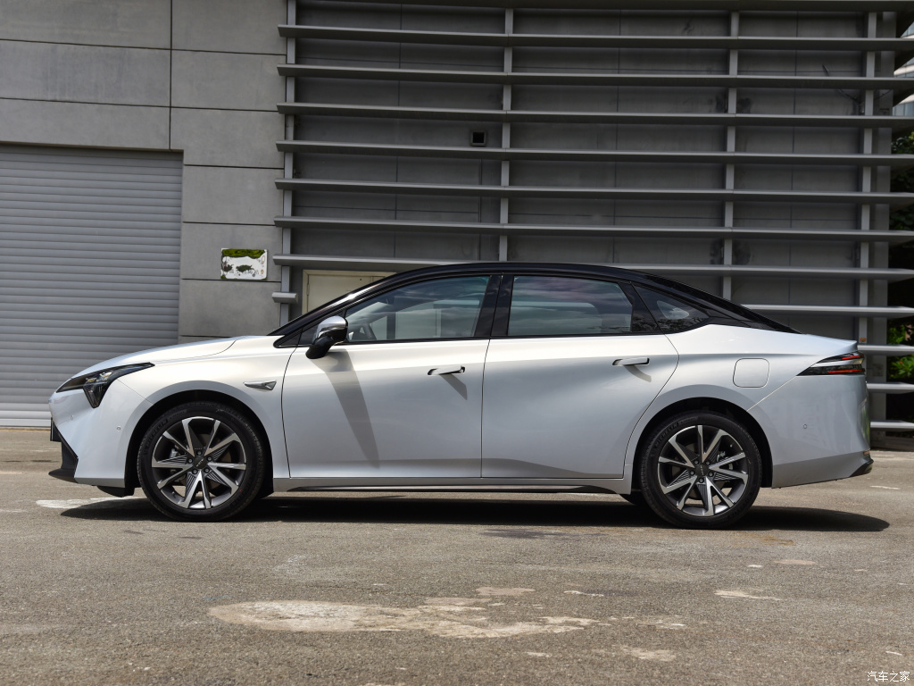 GAC Aion S 2021