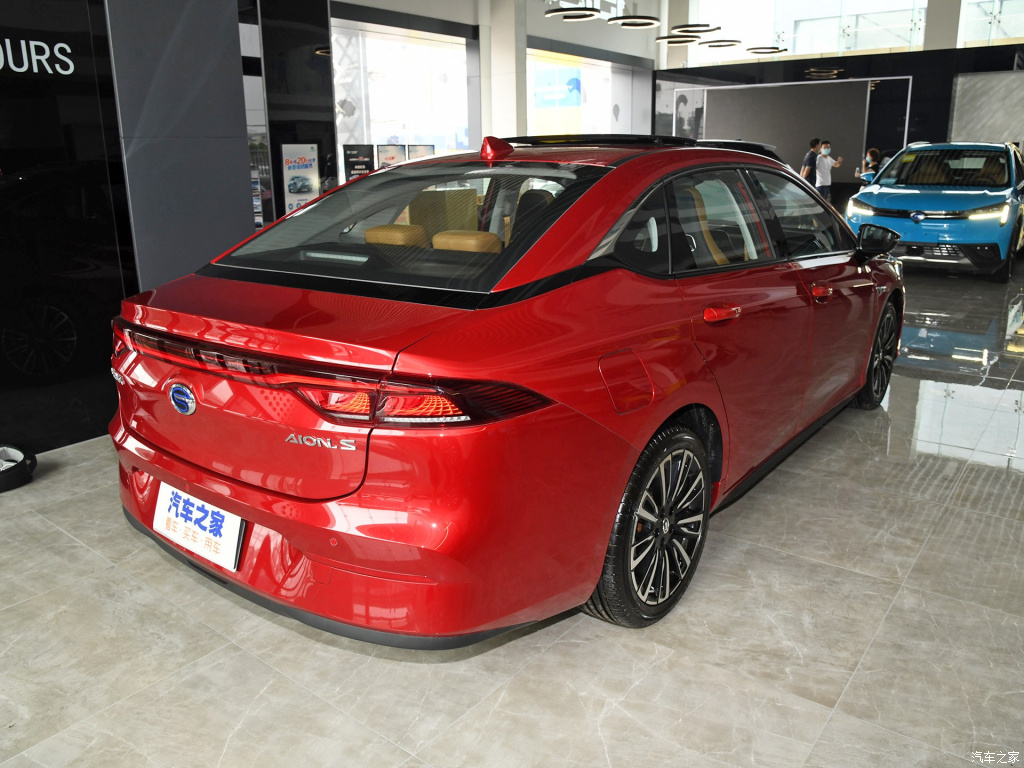 GAC Aion S 2021