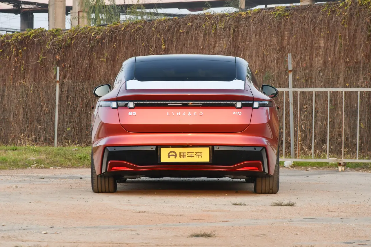 Lynk &amp; Co Z10 2024
