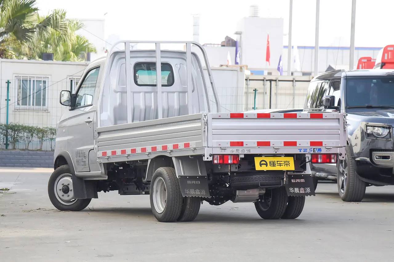 SRM Xinyuan T2S EV 2021