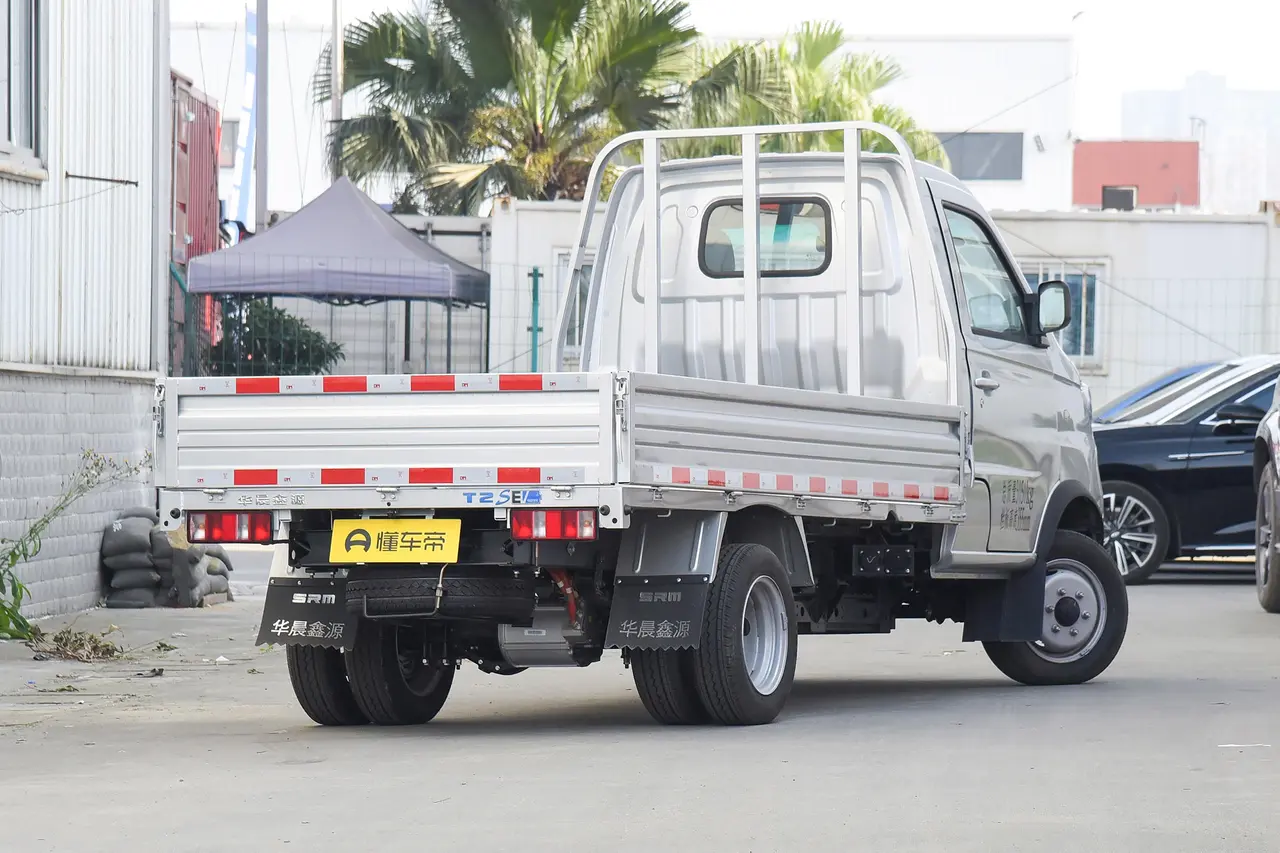 SRM Xinyuan T2S EV 2021