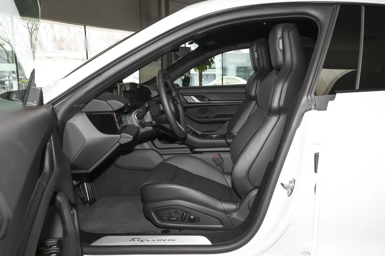 Porsche Taycan 2024