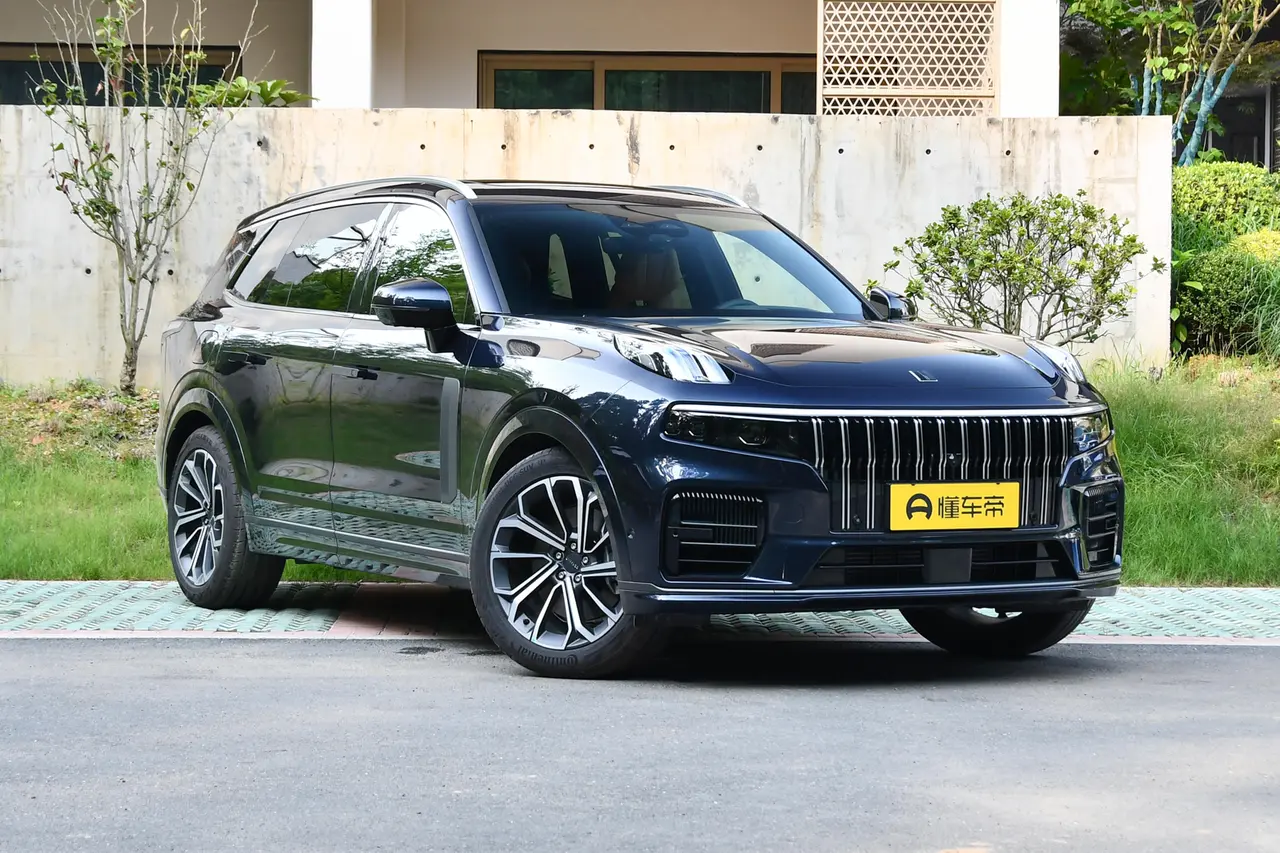 Lynk &amp; Co 09 EM-P 2023