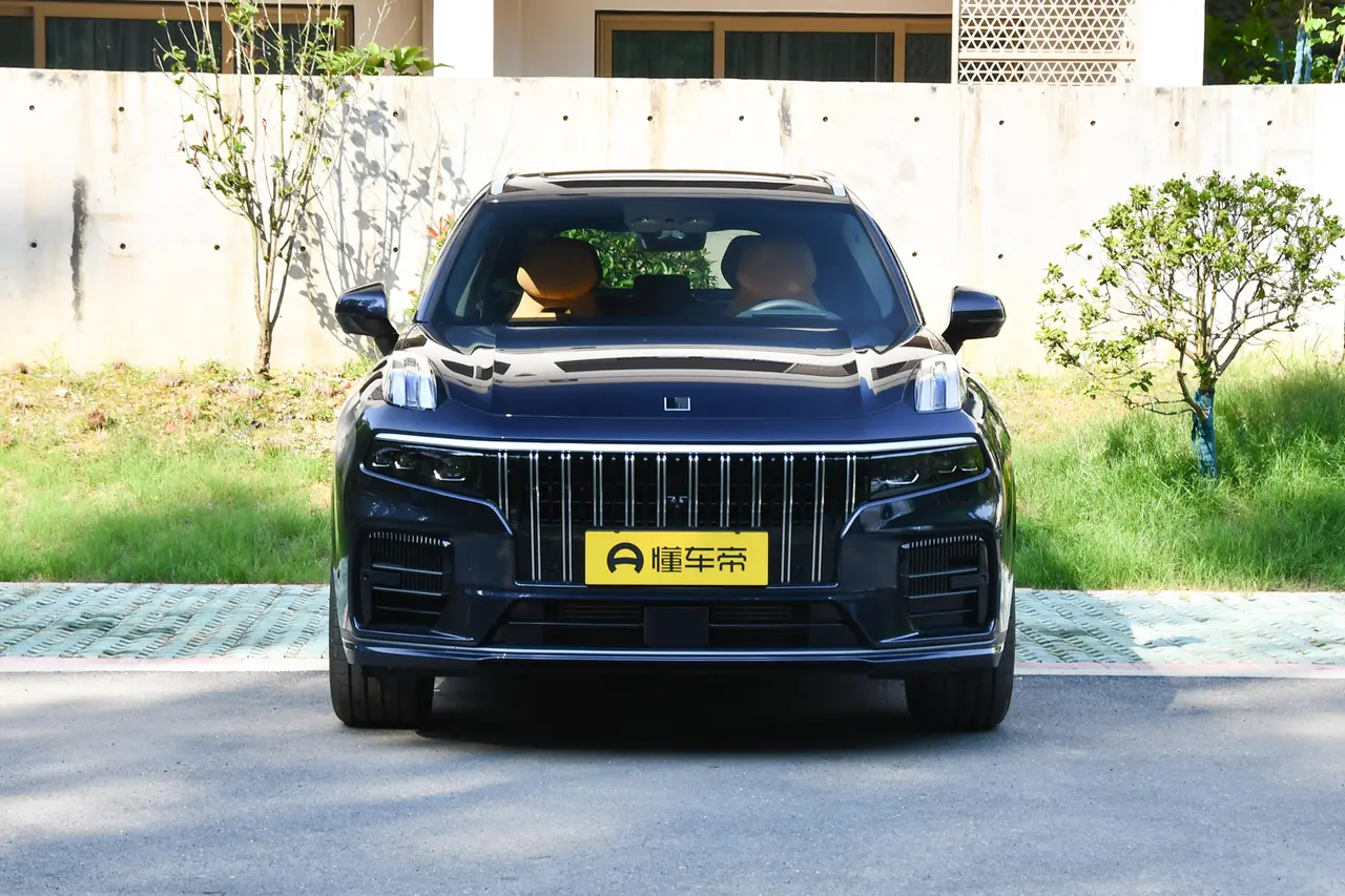 Lynk &amp; Co 09 EM-P 2023