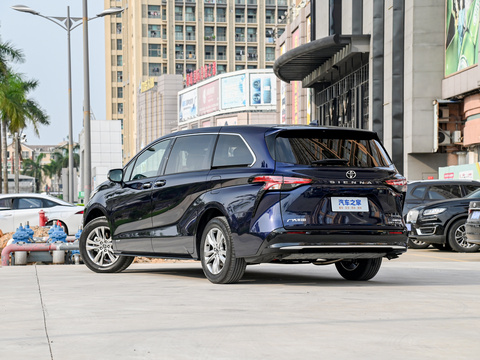 Toyota Sienna 2024