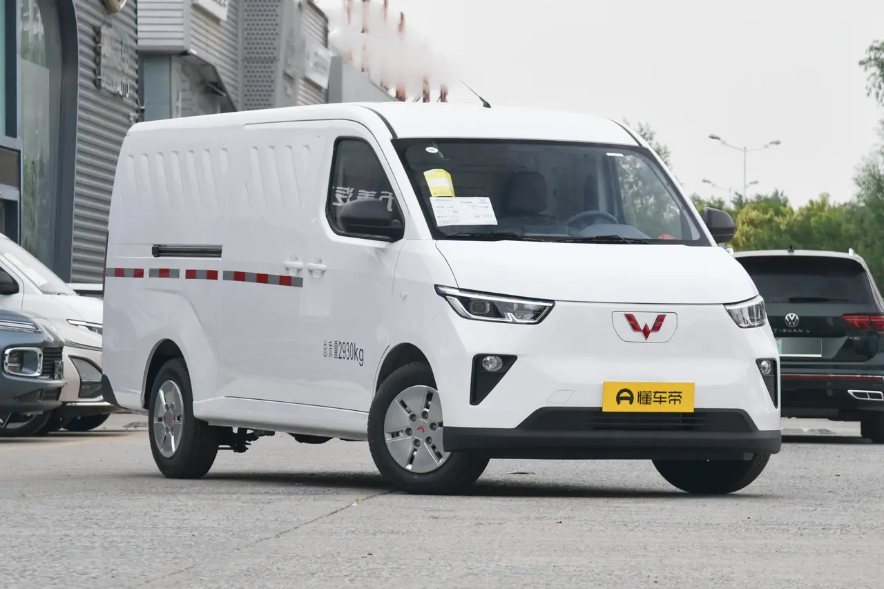 Wuling Yangguang 2024