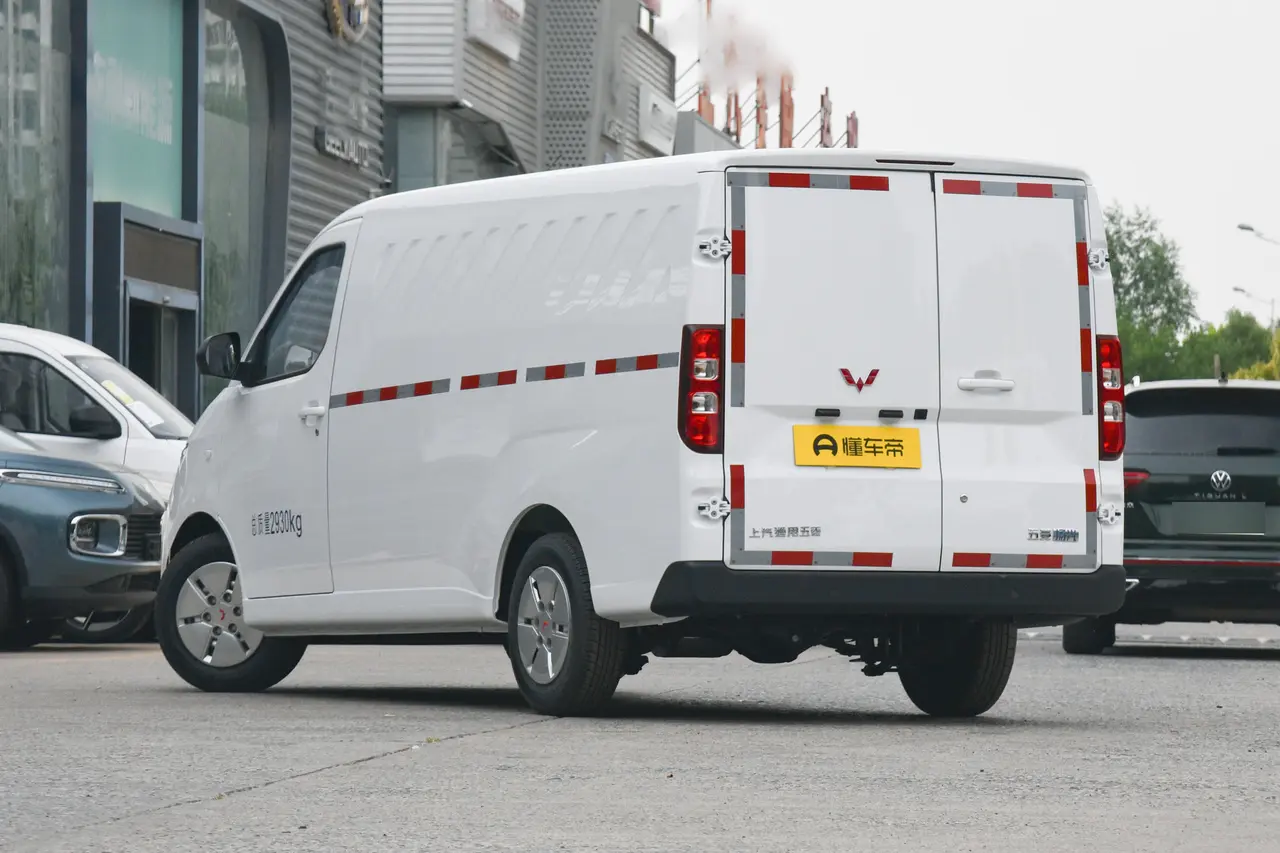 Wuling Yangguang 2024