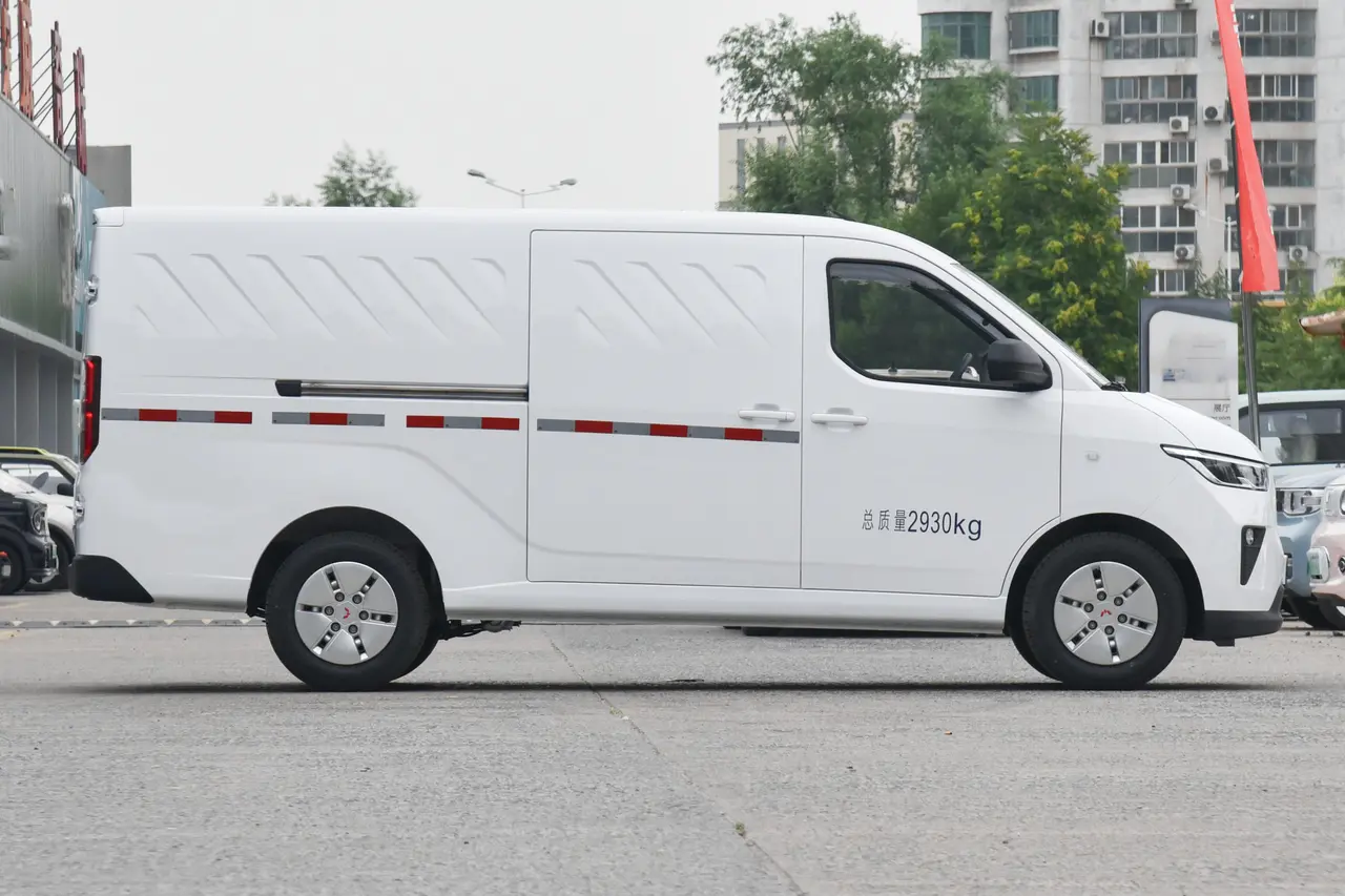 Wuling Yangguang 2024
