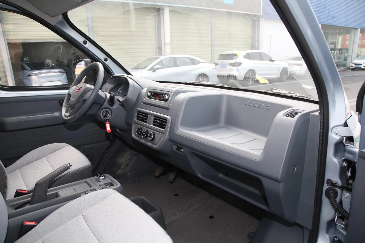 Wuling Yangguang 2024