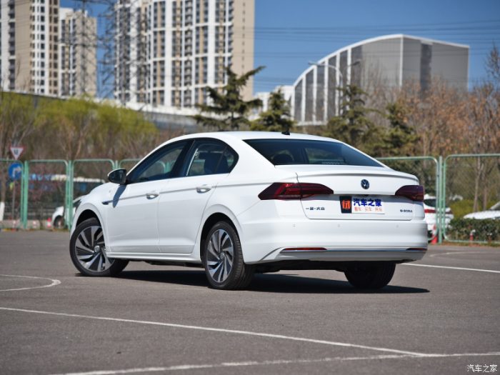 Volkswagen e-Bora 2021