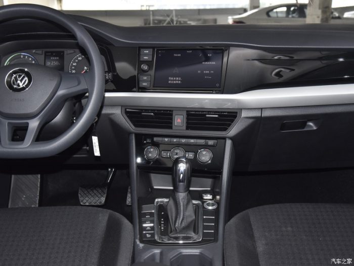 Volkswagen e-Bora 2021