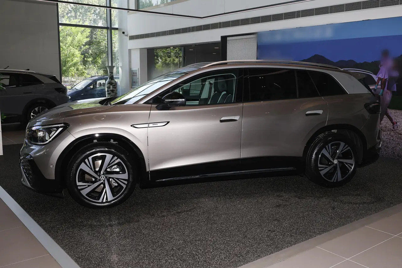 Volkswagen ID.6 Crozz 2024