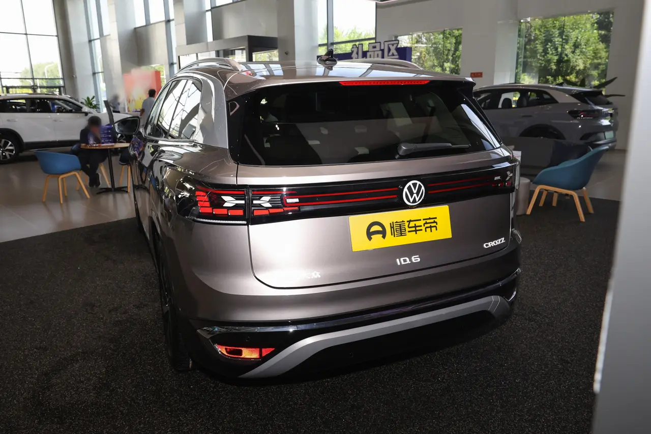 Volkswagen ID.6 Crozz 2024