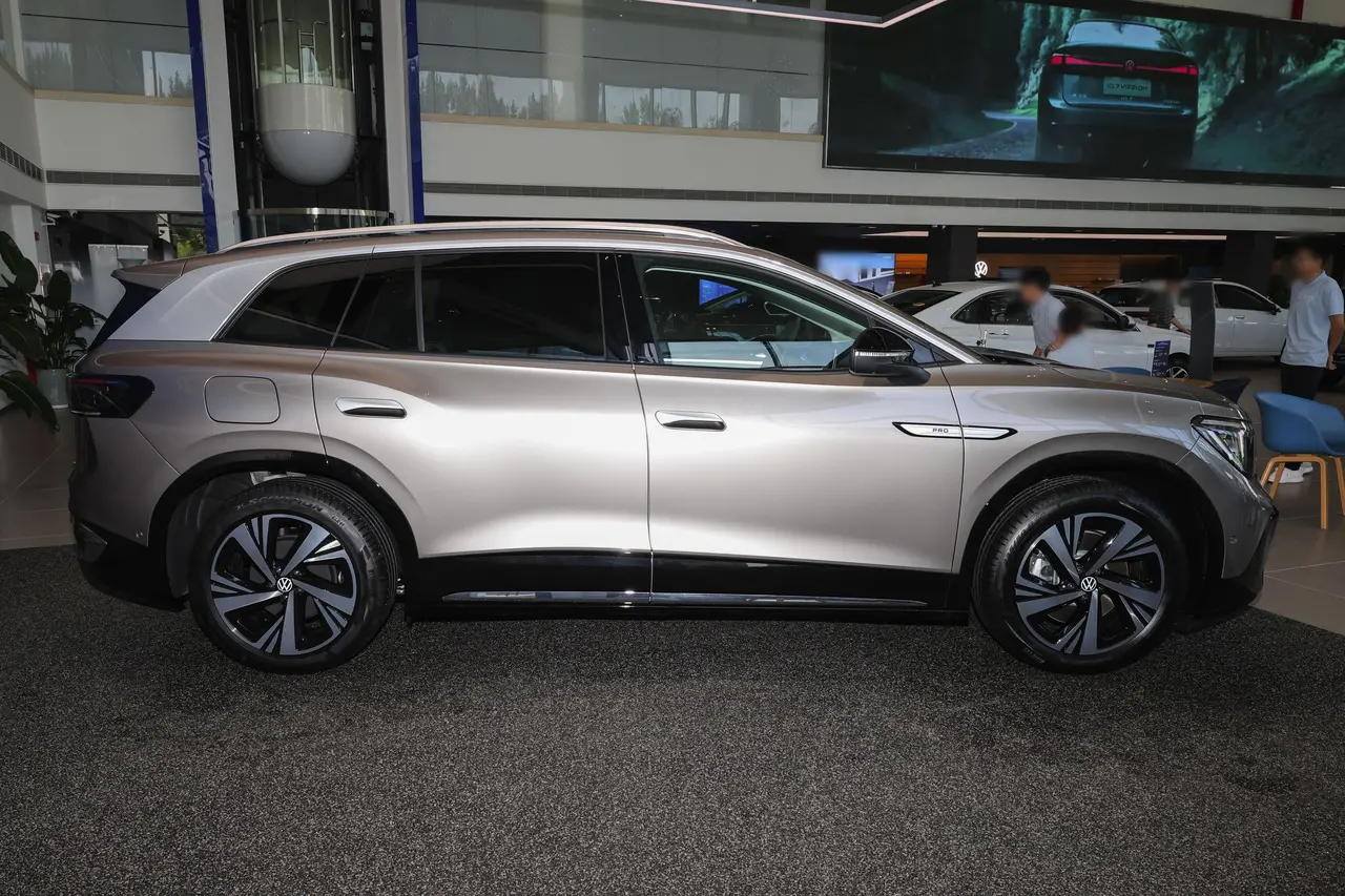 Volkswagen ID.6 Crozz 2024