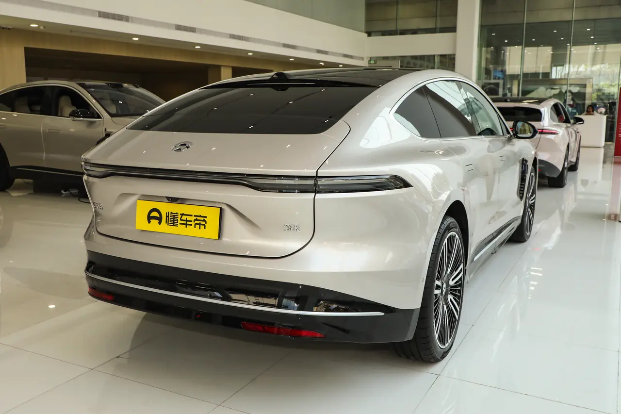 NIO ET9 2025
