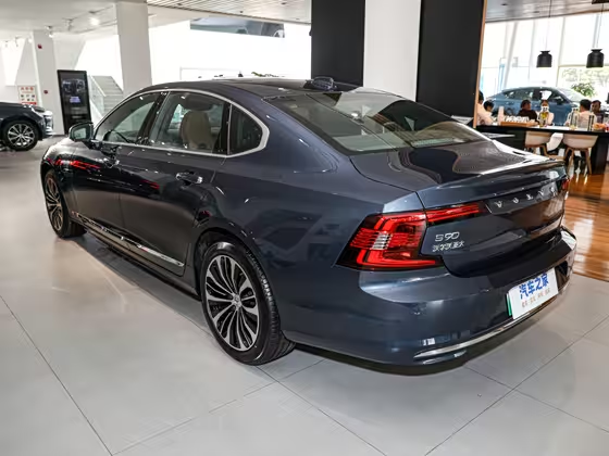 Volvo S90 Recharge 2025