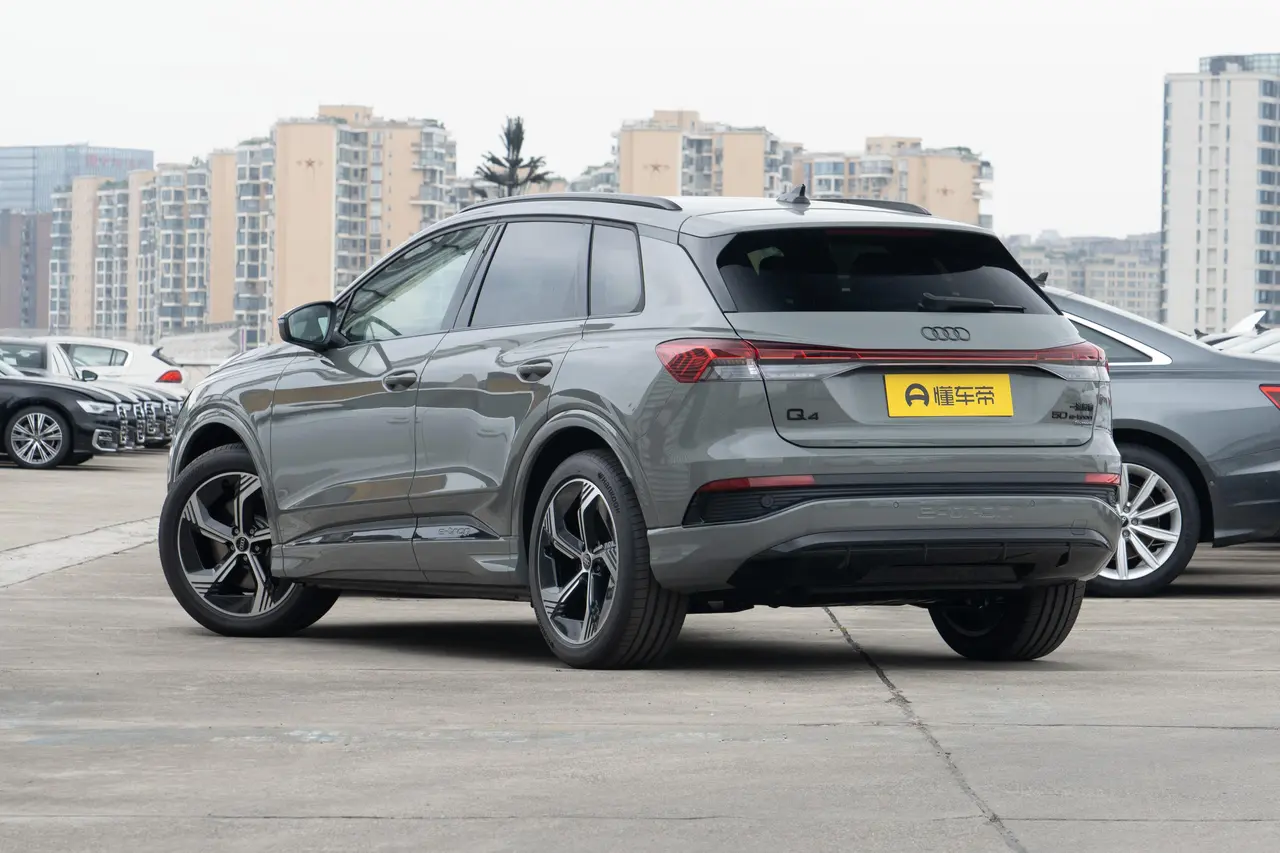 Audi Q4 e-tron 2024