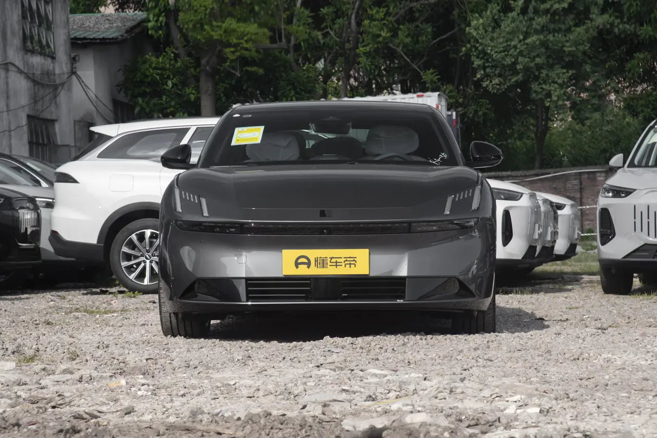 Lynk &amp; Co Z10 2024