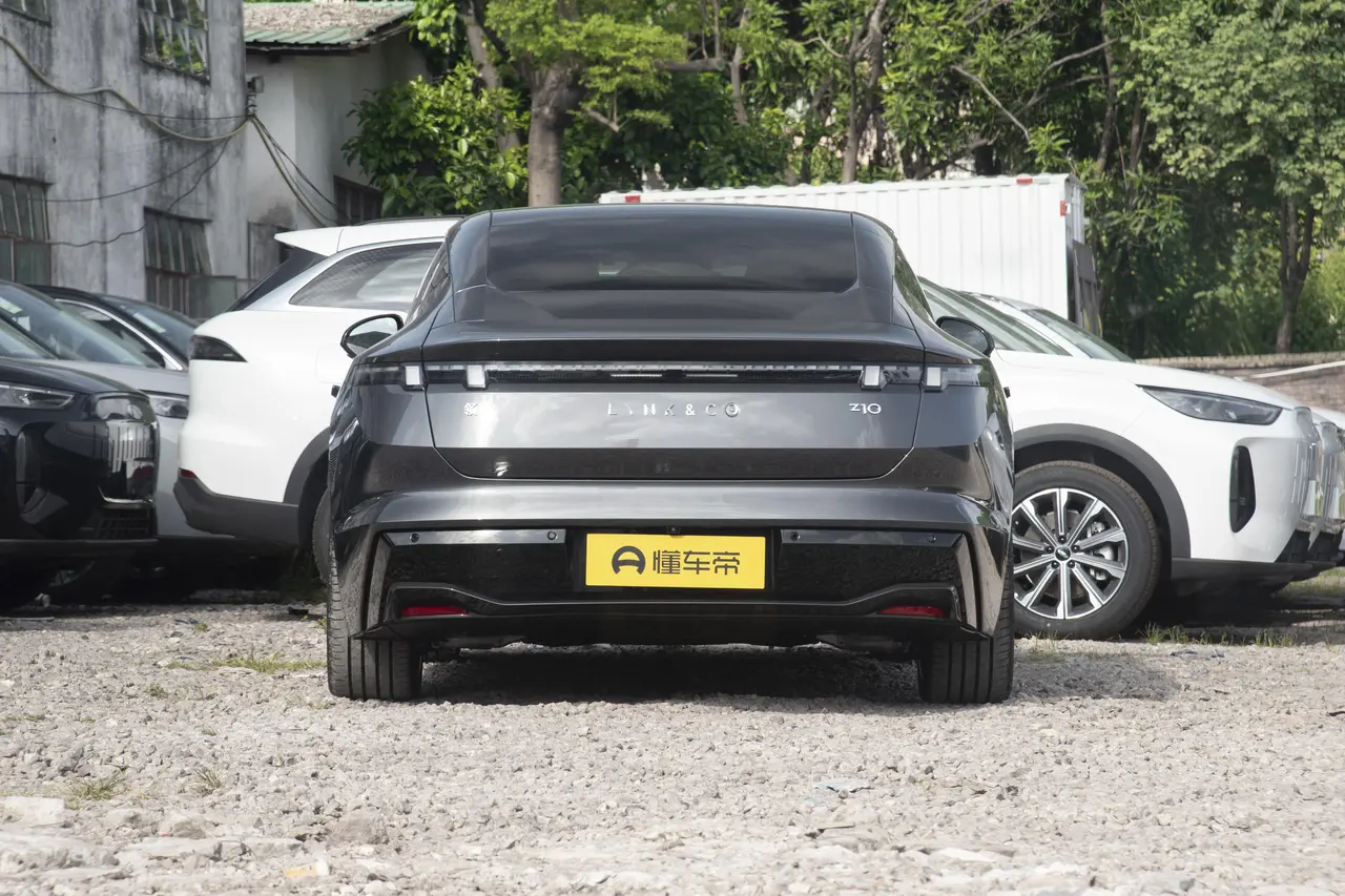 Lynk &amp; Co Z10 2024