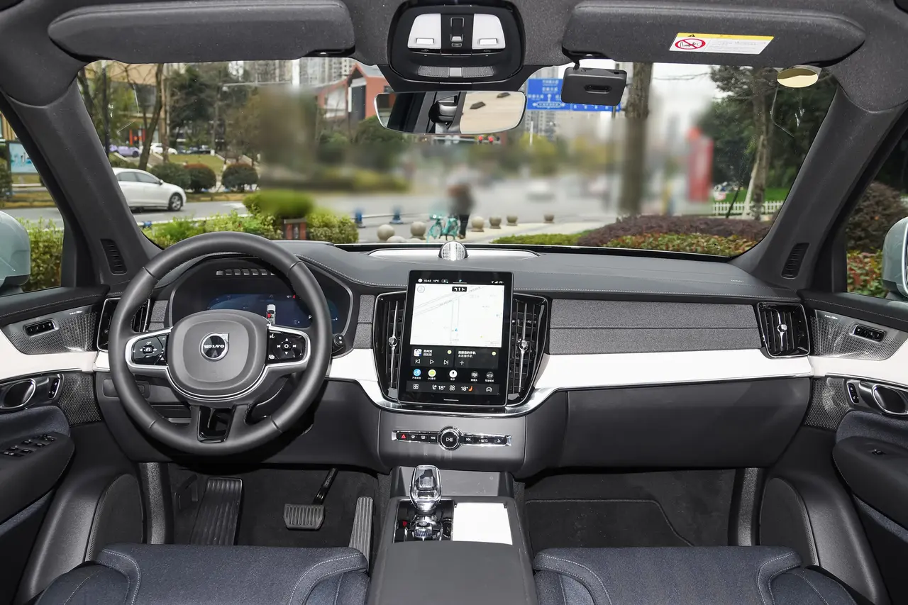 Volvo XC90 Recharge 2024