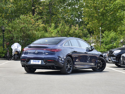 Mercedes EQE 2024