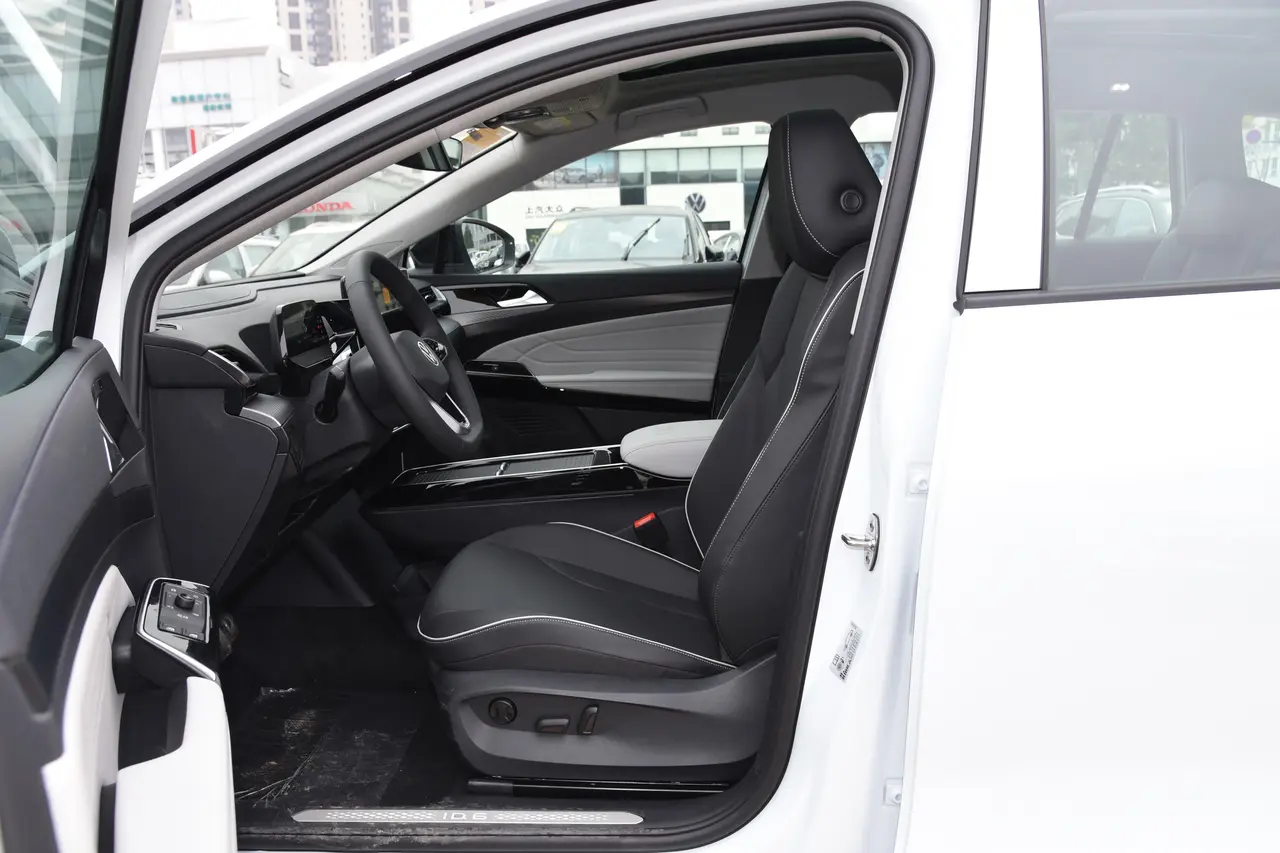 Volkswagen ID.6 X 2023