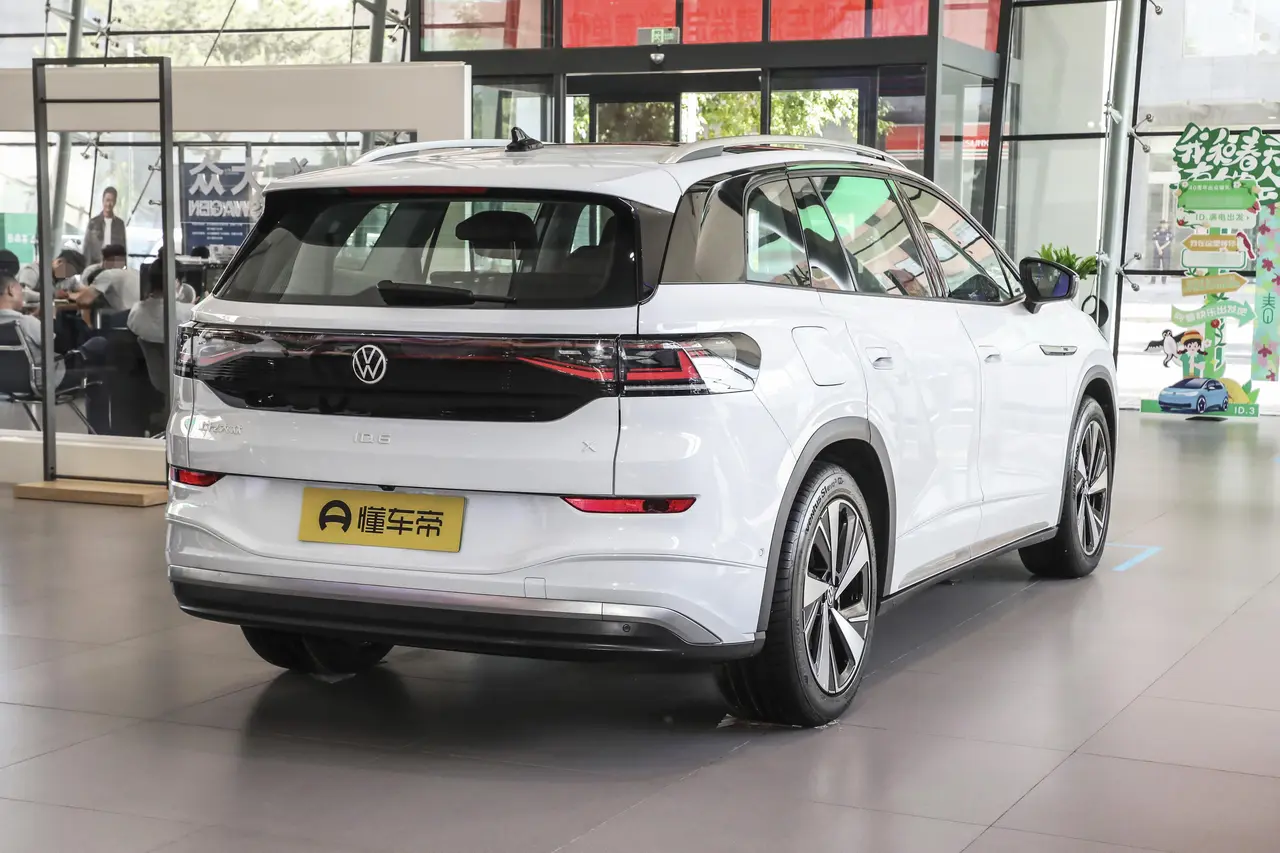 Volkswagen ID.6 X 2023
