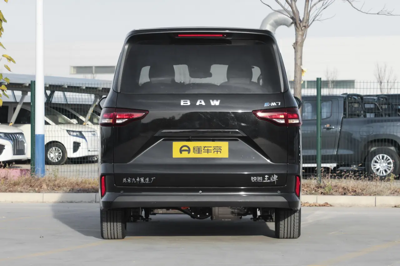 BAW M7 EV 2025