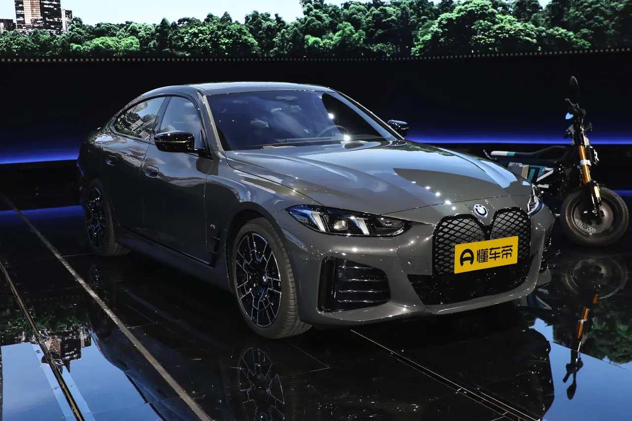 BMW i4 2025
